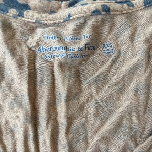 Abercrombie & Fitch drapey fit T-shirts - Picture 3 of 3